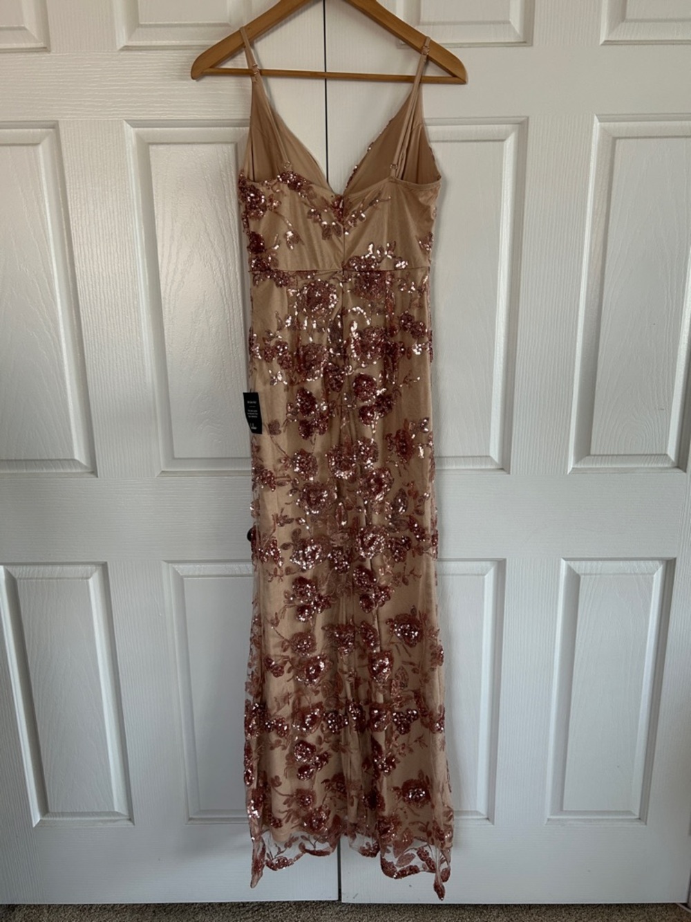 Lulu's NWT Rose Gold Sequins Floral Spaghetti Straps Maxi Dress **Size M** πΈπΈ - Picture 2 of 8